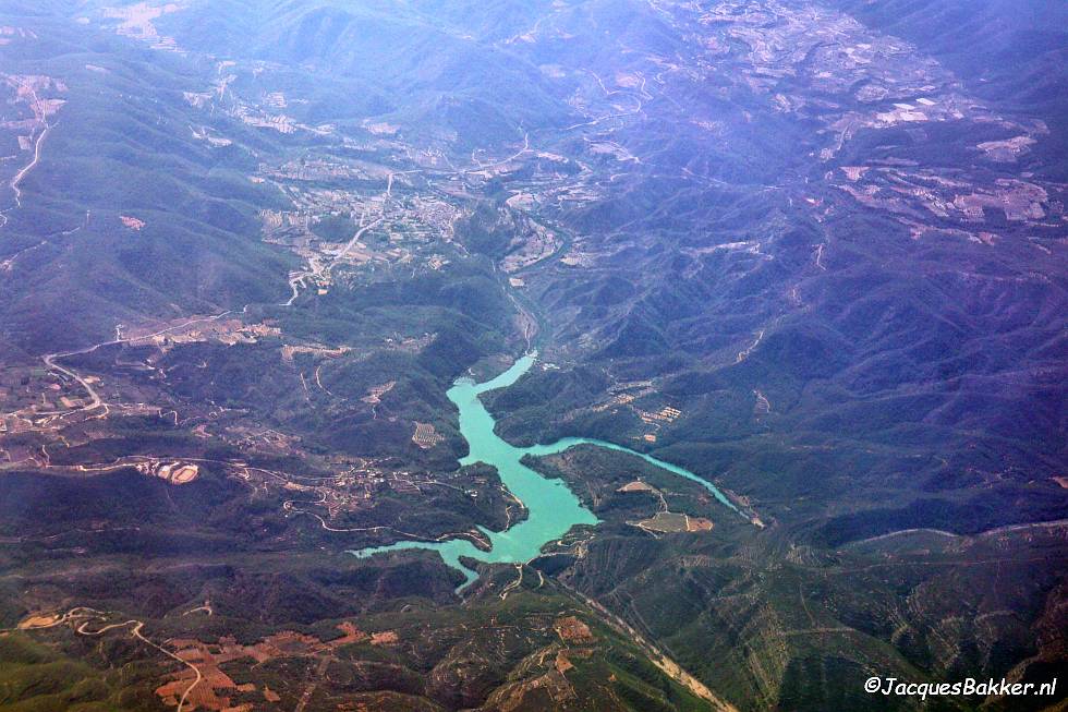 Embalse de Escalona - Spanje op de voorgrond